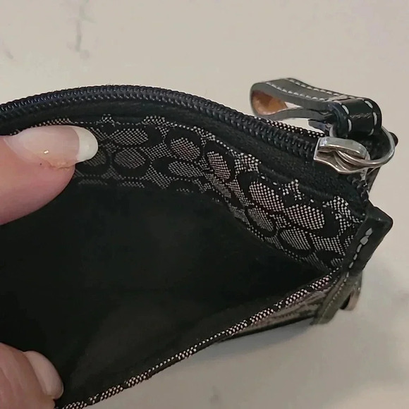 COACH COIN PURSE - Picture 6 of 6